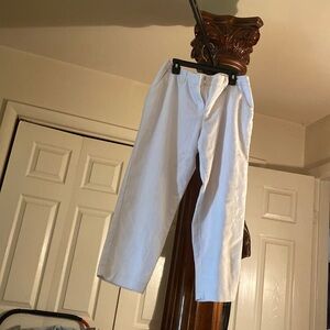Light weight white capris nice casual